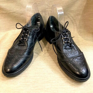 STUART WEITZMAN Sz 9 made in Spain Wingtip Lace Up Oxfords Shoes